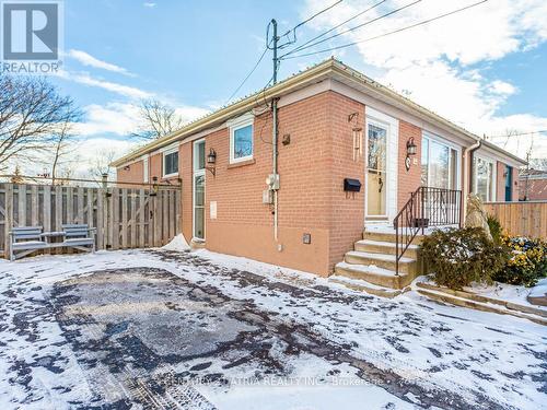 326 Taylor Mills Drive S, Richmond Hill, ON - Outdoor