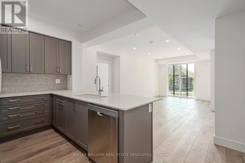 108 - 4 Kimberly Lane, Collingwood, ON - Indoor Photo Showing Kitchen With Upgraded Kitchen