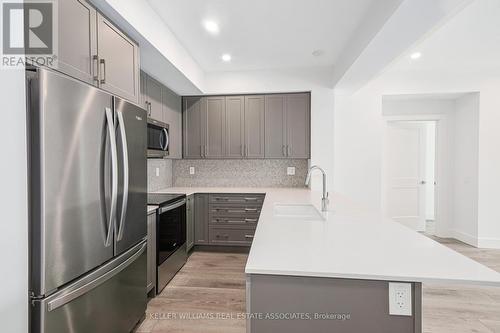 108 - 4 Kimberly Lane, Collingwood, ON - Indoor Photo Showing Kitchen With Upgraded Kitchen