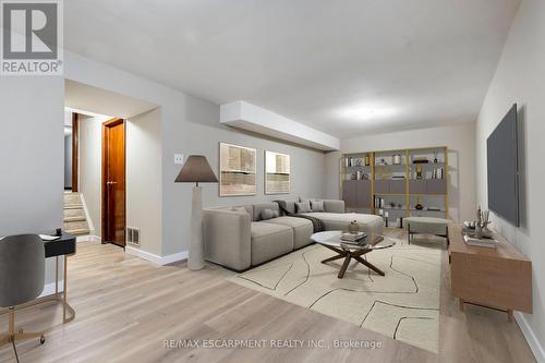 Lower - 62 Henley Drive, Hamilton, ON - Indoor Photo Showing Living Room