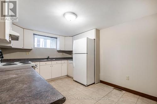 Lower - 62 Henley Drive, Hamilton, ON - Indoor Photo Showing Kitchen