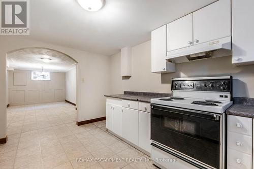 Lower - 62 Henley Drive, Hamilton, ON - Indoor Photo Showing Kitchen