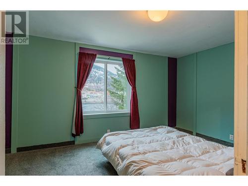 1662 Columbia Avenue, Trail, BC - Indoor Photo Showing Bedroom