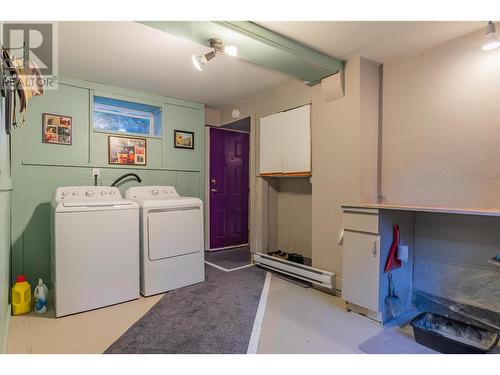 1662 Columbia Avenue, Trail, BC - Indoor Photo Showing Laundry Room