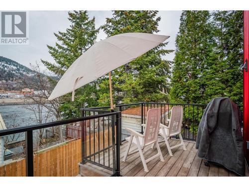 1662 Columbia Avenue, Trail, BC - Outdoor With Deck Patio Veranda With Exterior