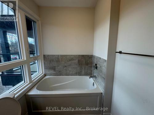 3260 Parker Avenue, Fort Erie (335 - Ridgeway), ON - Indoor Photo Showing Bathroom