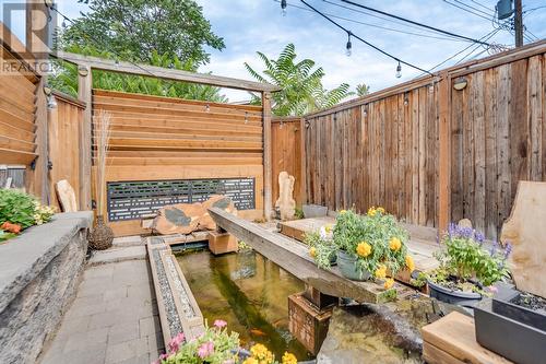 Carriage house water feature - 980 Coronation Avenue, Kelowna, BC - Outdoor