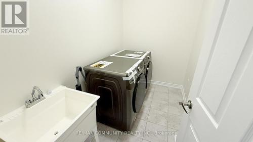 1135 Plymouth Drive, Oshawa, ON - Indoor Photo Showing Laundry Room