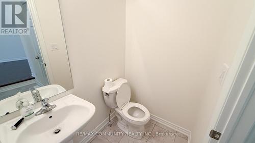 1135 Plymouth Drive, Oshawa, ON - Indoor Photo Showing Bathroom