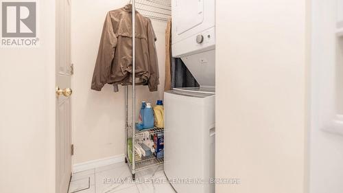 28 Slessor Lane, Brampton, ON - Indoor Photo Showing Laundry Room