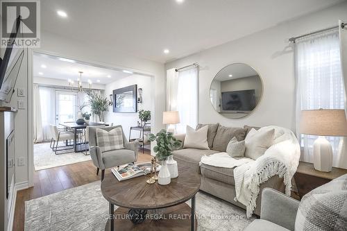 1751 Copeland Circle, Milton, ON - Indoor Photo Showing Living Room