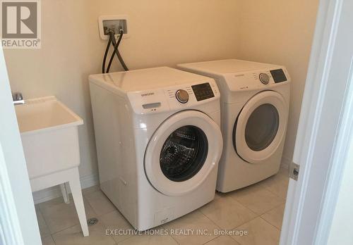 3905 Arvona Place, Mississauga, ON - Indoor Photo Showing Laundry Room