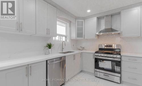 62 Elgin Drive, Brampton, ON - Indoor Photo Showing Kitchen With Double Sink