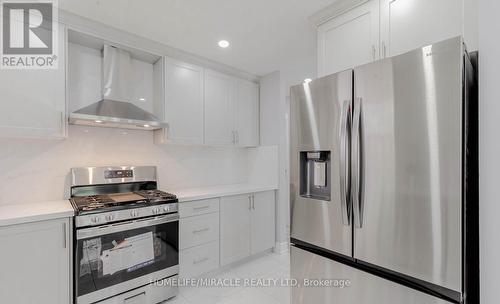 62 Elgin Drive, Brampton, ON - Indoor Photo Showing Kitchen