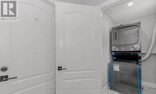 62 Elgin Drive, Brampton, ON - Indoor Photo Showing Laundry Room