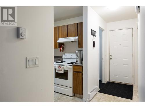 3413 Okanagan Avenue Unit# 19, Vernon, BC - Indoor Photo Showing Kitchen