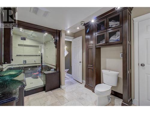 4841 1 Avenue Sw, Salmon Arm, BC - Indoor Photo Showing Bathroom