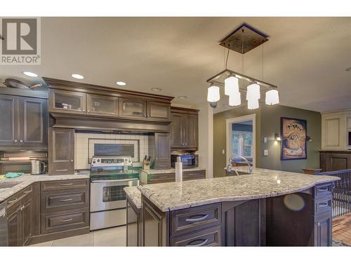 4841 1 Avenue Sw, Salmon Arm, BC - Indoor Photo Showing Kitchen With Upgraded Kitchen