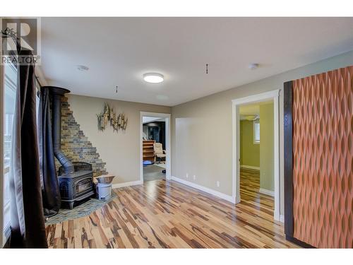 4841 1 Avenue Sw, Salmon Arm, BC - Indoor