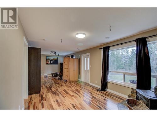 4841 1 Avenue Sw, Salmon Arm, BC - Indoor Photo Showing Other Room