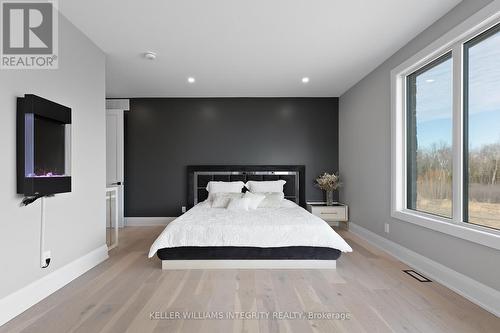 493 Shoreway Drive, Ottawa, ON - Indoor Photo Showing Bedroom