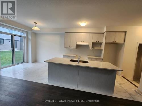 41 Selection Heights, Thorold, ON - Indoor Photo Showing Kitchen