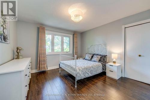 335 Queen Street S, Mississauga, ON - Indoor Photo Showing Bedroom