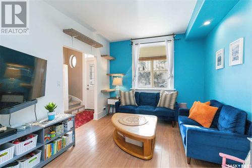 316 H Avenue S, Saskatoon, SK - Indoor Photo Showing Living Room