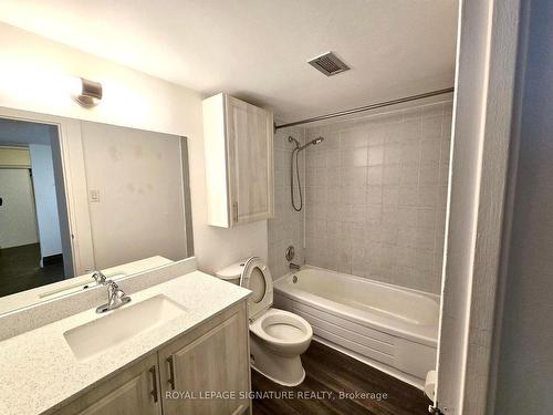 709-720 Spadina Ave, Toronto, ON - Indoor Photo Showing Bathroom