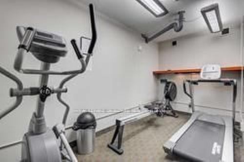 709-720 Spadina Ave, Toronto, ON - Indoor Photo Showing Gym Room