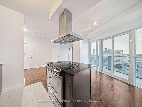 1505-60 Absolute Ave, Mississauga, ON - Indoor Photo Showing Kitchen