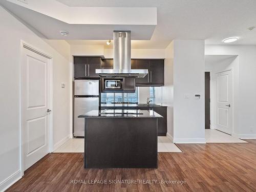 1505-60 Absolute Ave, Mississauga, ON - Indoor Photo Showing Kitchen