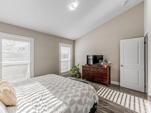 123-25 Concession St, Cambridge, ON - Indoor Photo Showing Bedroom