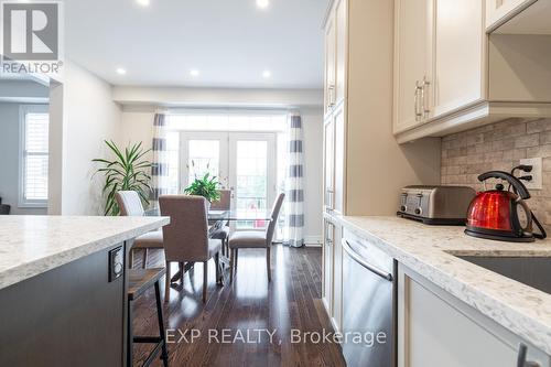 Upper - 8 Bannister Crescent, Brampton, ON - Indoor Photo Showing Kitchen