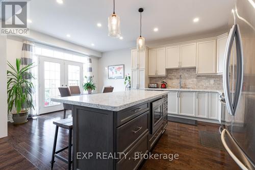 Upper - 8 Bannister Crescent, Brampton, ON - Indoor Photo Showing Kitchen With Upgraded Kitchen