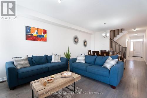 3094 Blackfriar Common, Oakville, ON - Indoor Photo Showing Living Room