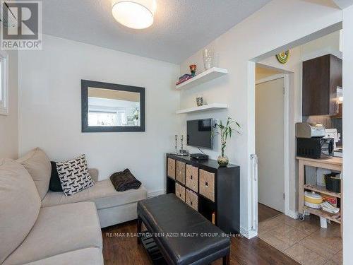 119 Belgravia Avenue, Toronto, ON - Indoor Photo Showing Living Room