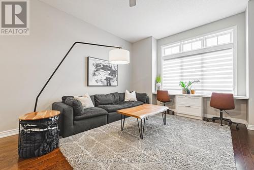 2244 Dewsbury Drive, Oakville, ON - Indoor Photo Showing Living Room