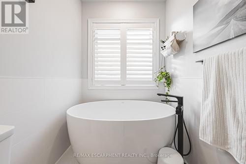 2244 Dewsbury Drive, Oakville, ON - Indoor Photo Showing Bathroom