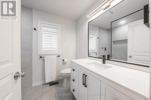 2244 Dewsbury Drive, Oakville, ON - Indoor Photo Showing Bathroom