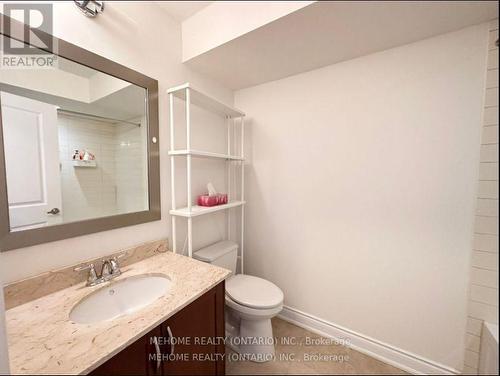 2097 Queensborough Gate, Mississauga, ON - Indoor Photo Showing Bathroom