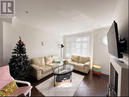 2097 Queensborough Gate, Mississauga, ON - Indoor Photo Showing Living Room