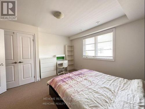 2097 Queensborough Gate, Mississauga, ON - Indoor Photo Showing Bedroom