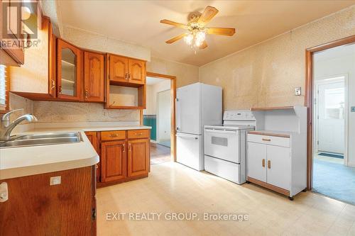 972 Frankford-Stirling Road, Quinte West, ON - Indoor Photo Showing Kitchen With Double Sink