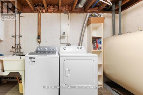 972 Frankford-Stirling Road, Quinte West, ON - Indoor Photo Showing Laundry Room