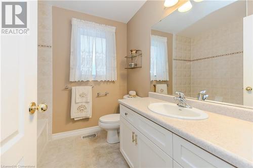 4 pc bath - 64 Cottonwood Crescent, Cambridge, ON - Indoor Photo Showing Bathroom