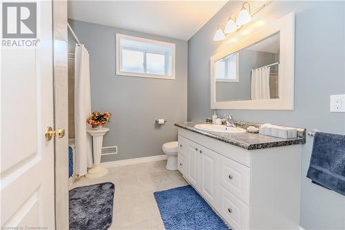 Bathroom featuring a separate shower - 64 Cottonwood Crescent, Cambridge, ON - Indoor Photo Showing Bathroom