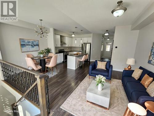 101 Abigail Crescent, Caledon, ON - Indoor Photo Showing Living Room