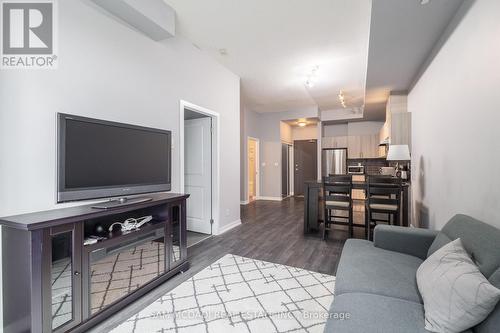 #115 - 1284 Guelph Line, Burlington, ON - Indoor Photo Showing Living Room