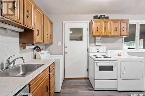 438 T Avenue N, Saskatoon, SK - Indoor Photo Showing Laundry Room